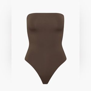 *NEW* Aritzia Babaton Tube Bodysuit
